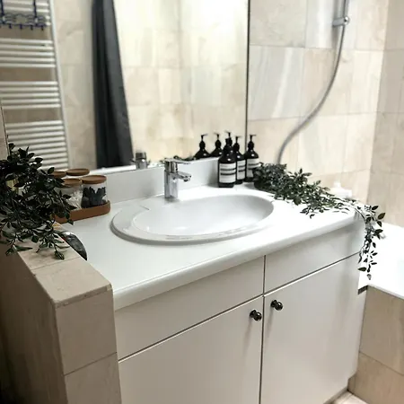 Apartment Le Jardin Des Tanneries By Uta House Paris